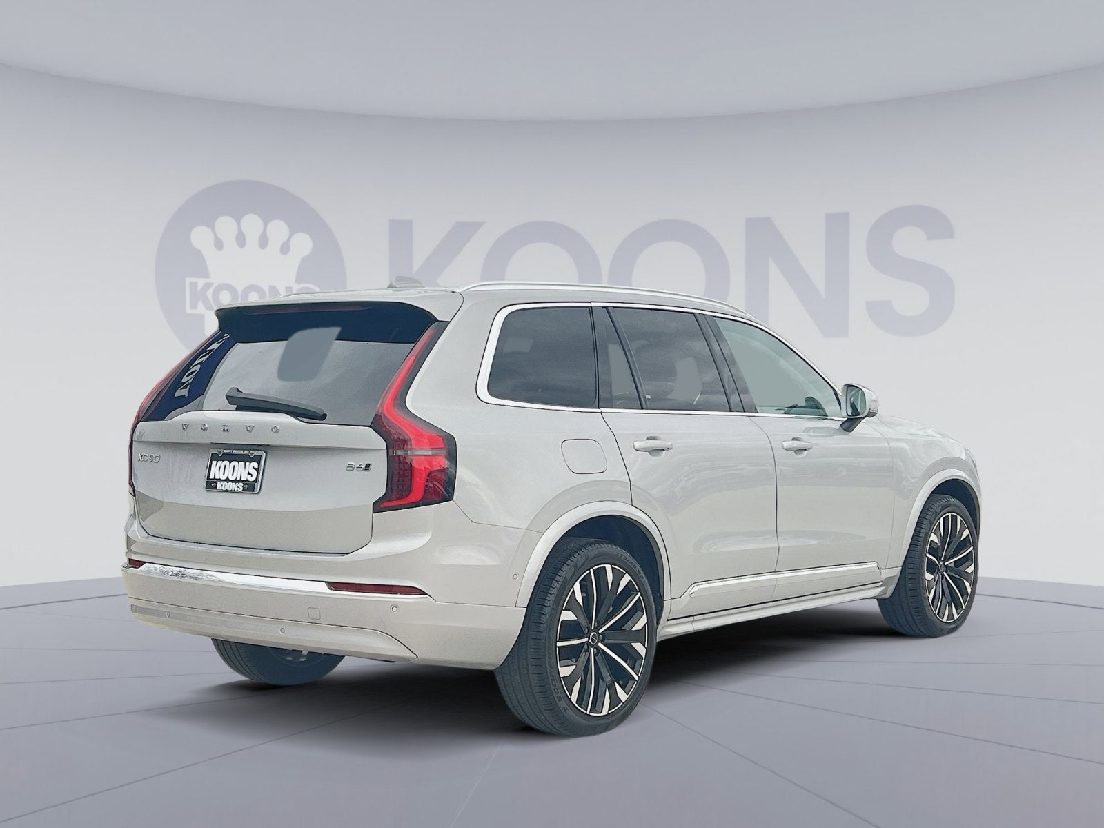 2025 Volvo XC90 B6 Plus 7-Seater