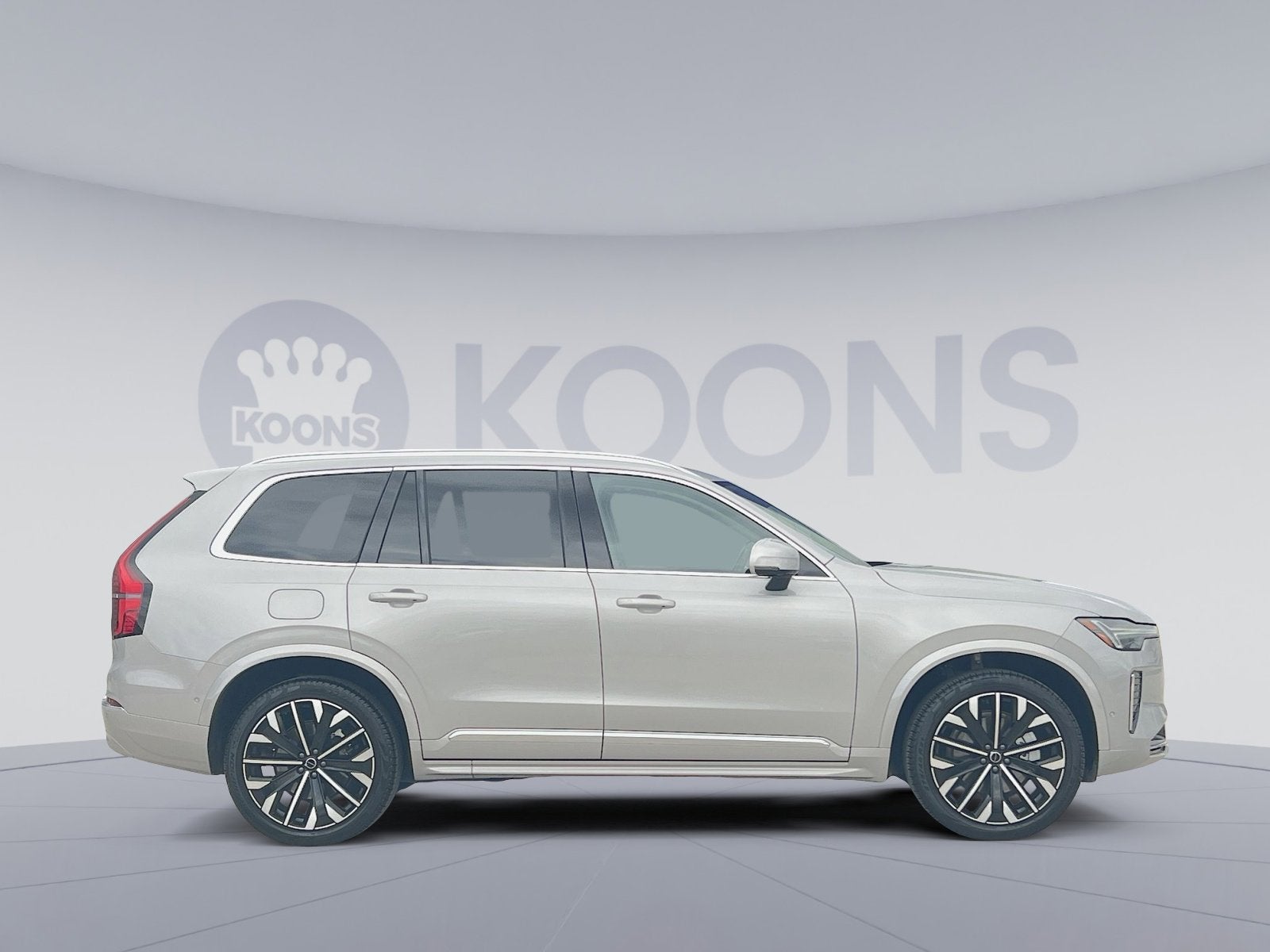 2025 Volvo XC90 B6 Plus 7-Seater