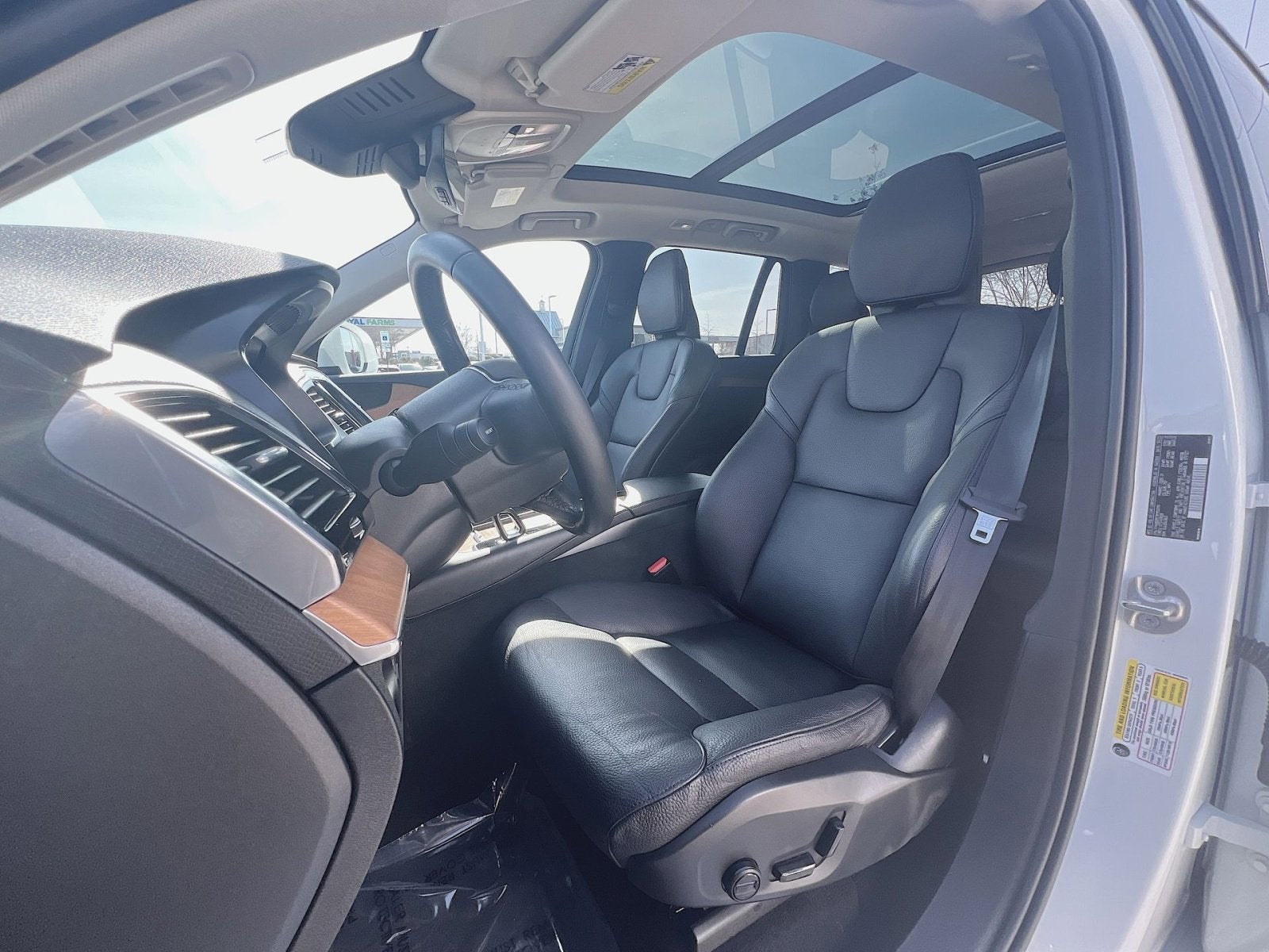 2024 Volvo XC90 B6 Plus Bright Theme