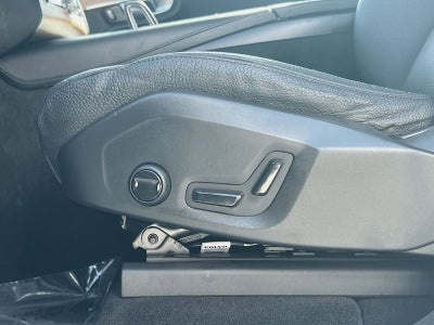 2024 Volvo XC90 B6 Plus Bright Theme