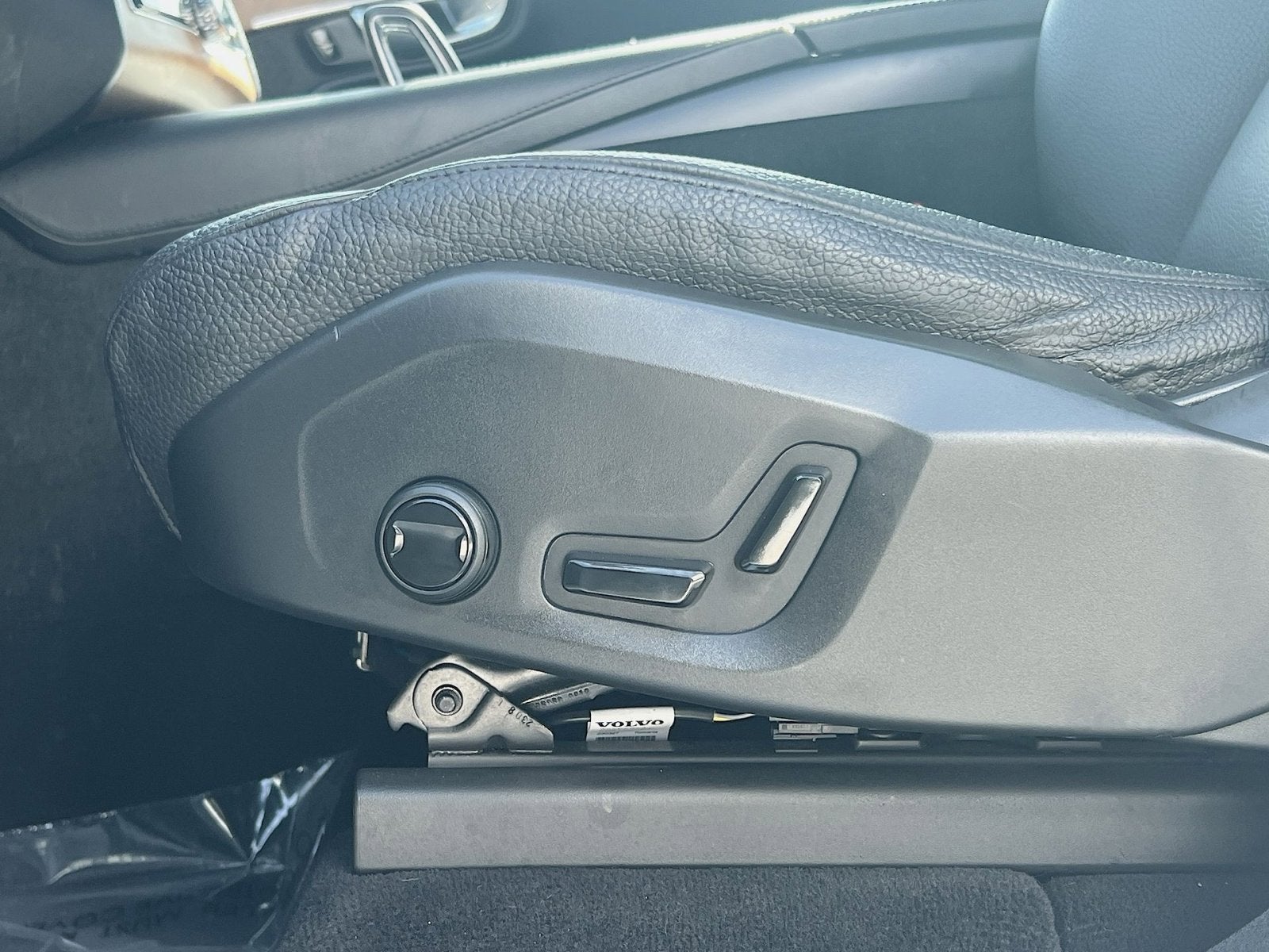 2024 Volvo XC90 B6 Plus Bright Theme