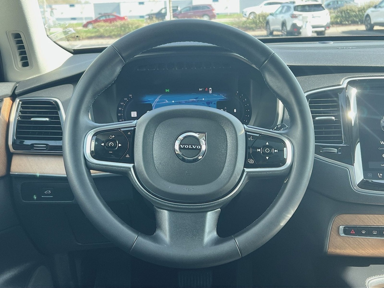 2024 Volvo XC90 B6 Plus Bright Theme