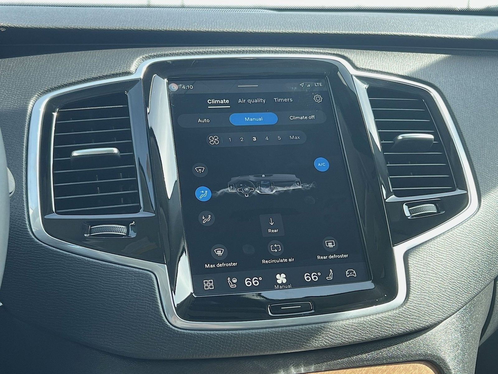 2024 Volvo XC90 B6 Plus Bright Theme