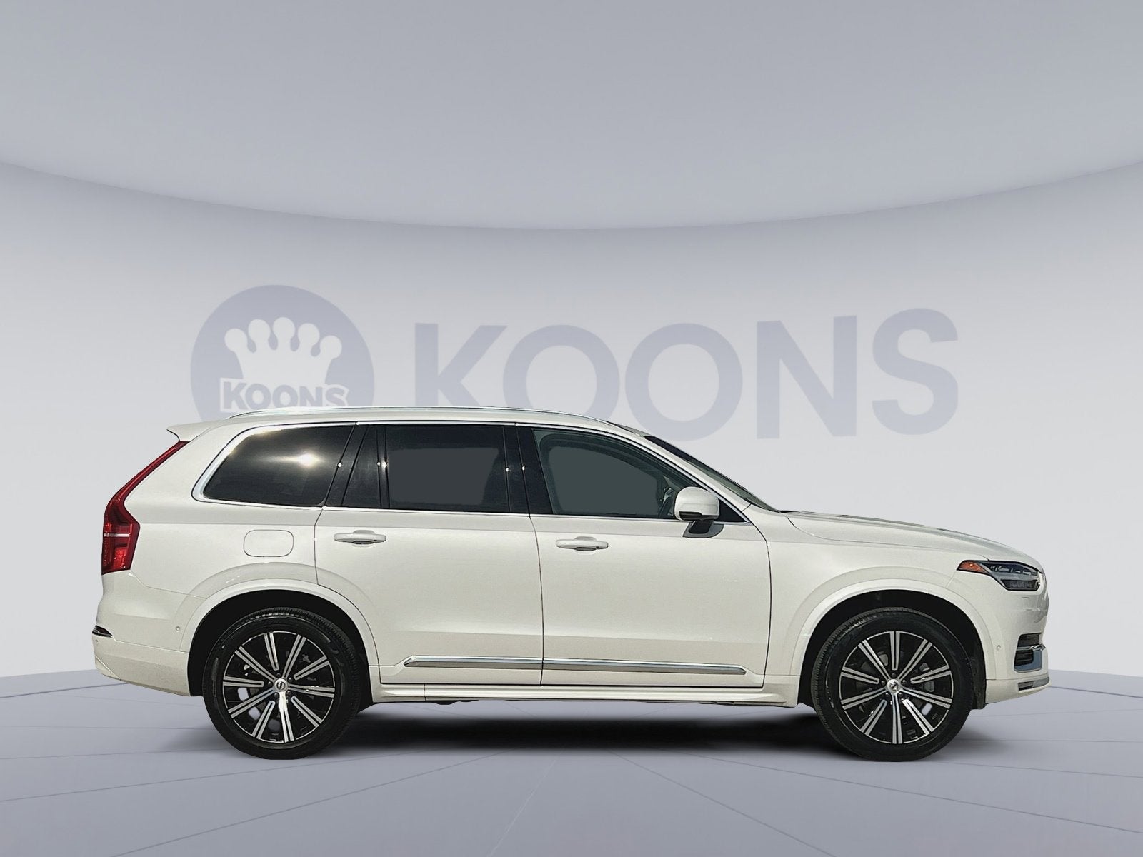 2024 Volvo XC90 B6 Plus Bright Theme