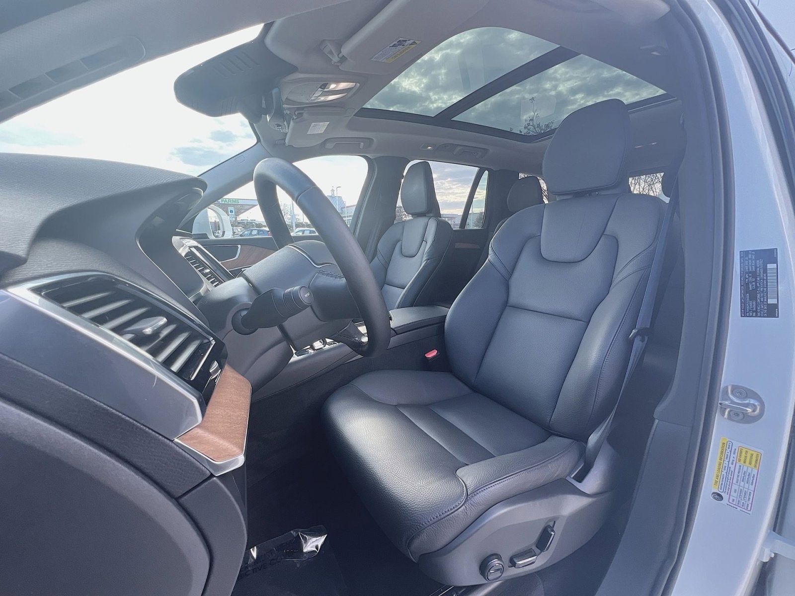 2025 Volvo XC90 B6 Plus 7-Seater