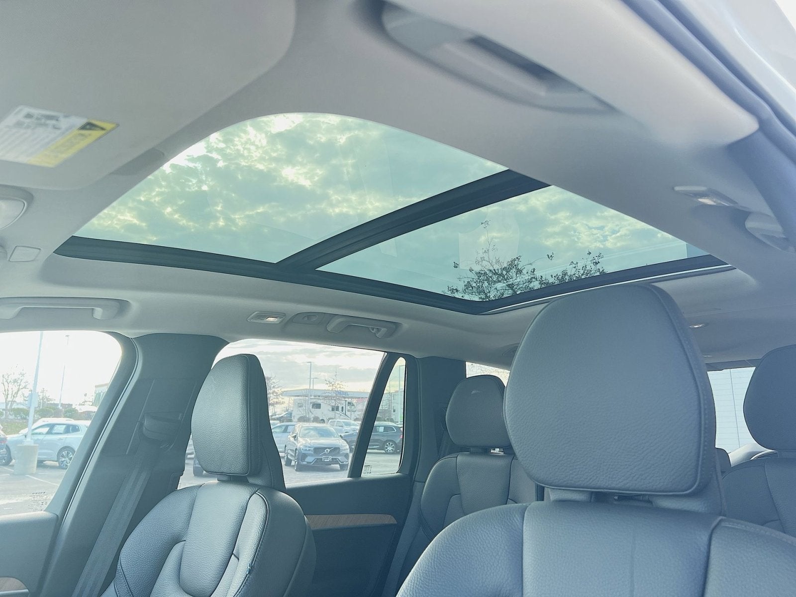 2025 Volvo XC90 B6 Plus 7-Seater