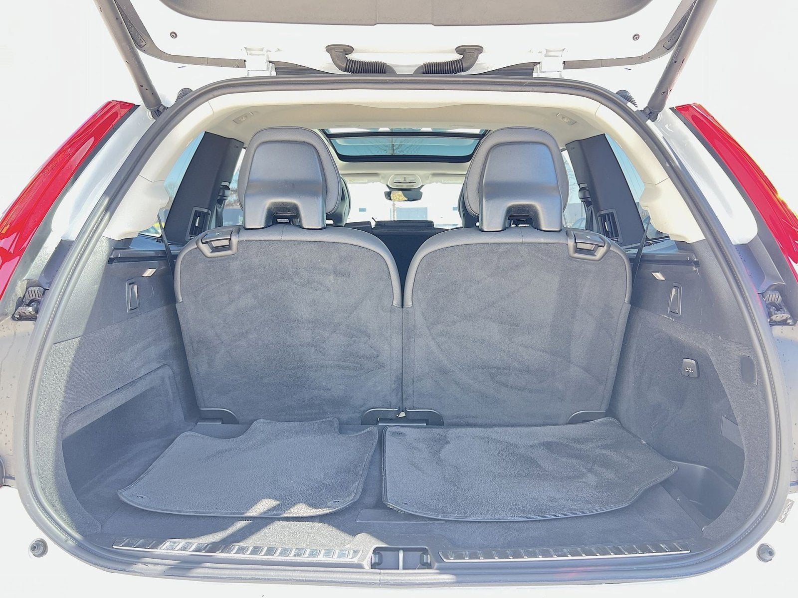 2025 Volvo XC90 B6 Plus 7-Seater