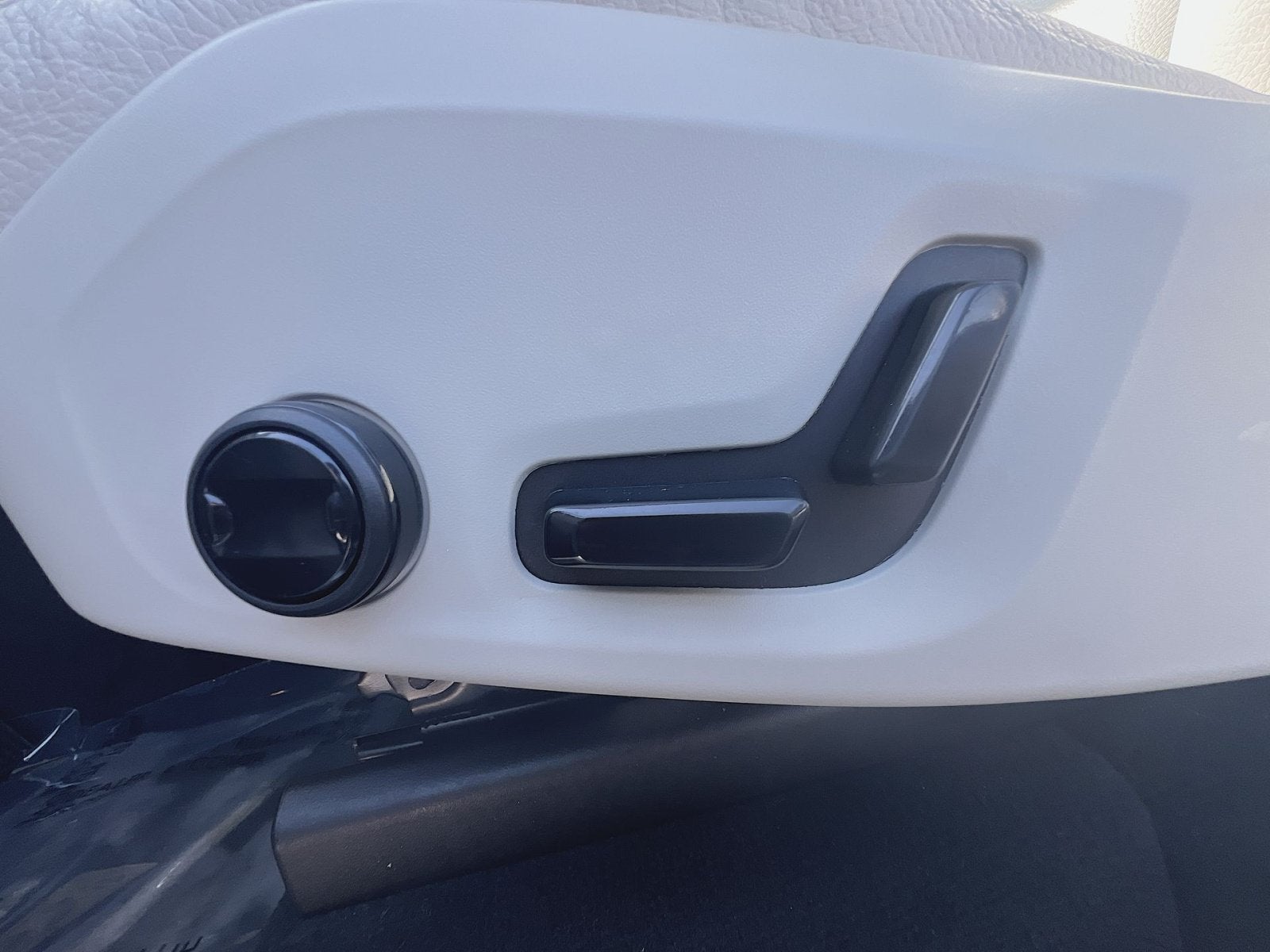 2024 Volvo XC90 B6 Plus Bright Theme