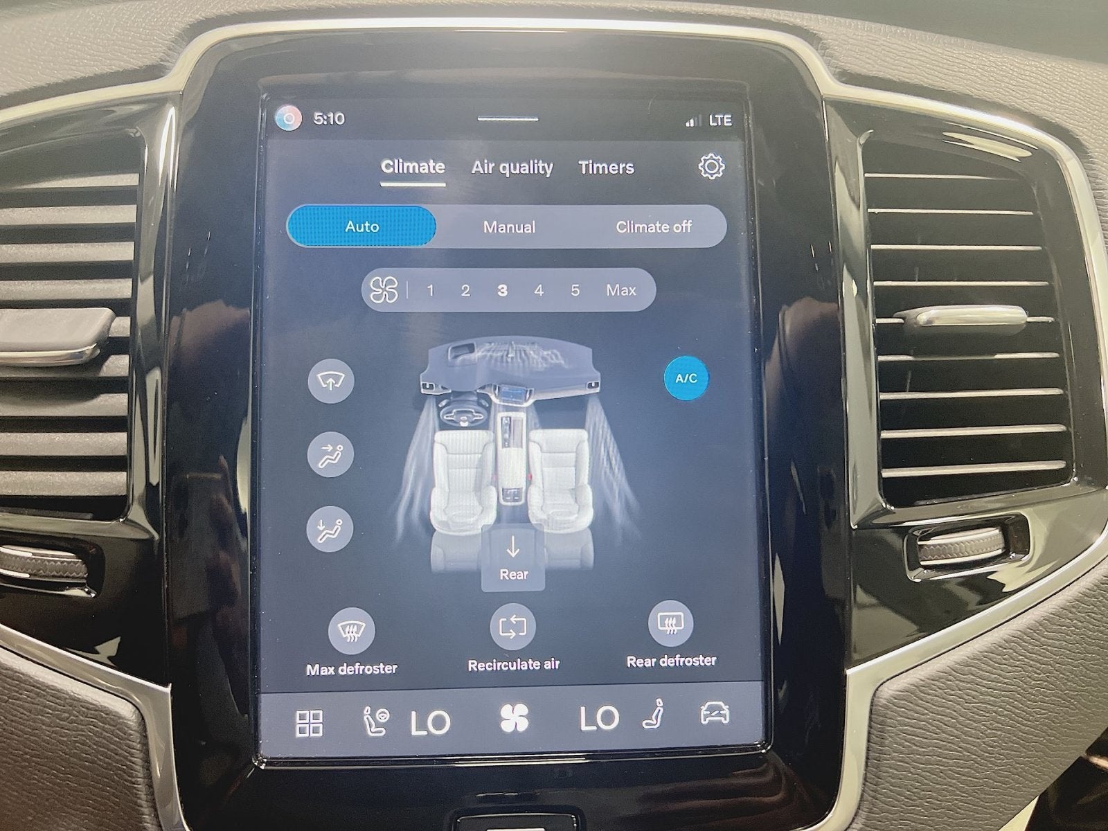 2024 Volvo XC90 B6 Plus Bright Theme
