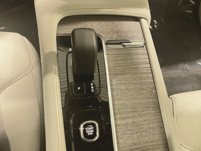 2024 Volvo XC90 B6 Plus Bright Theme