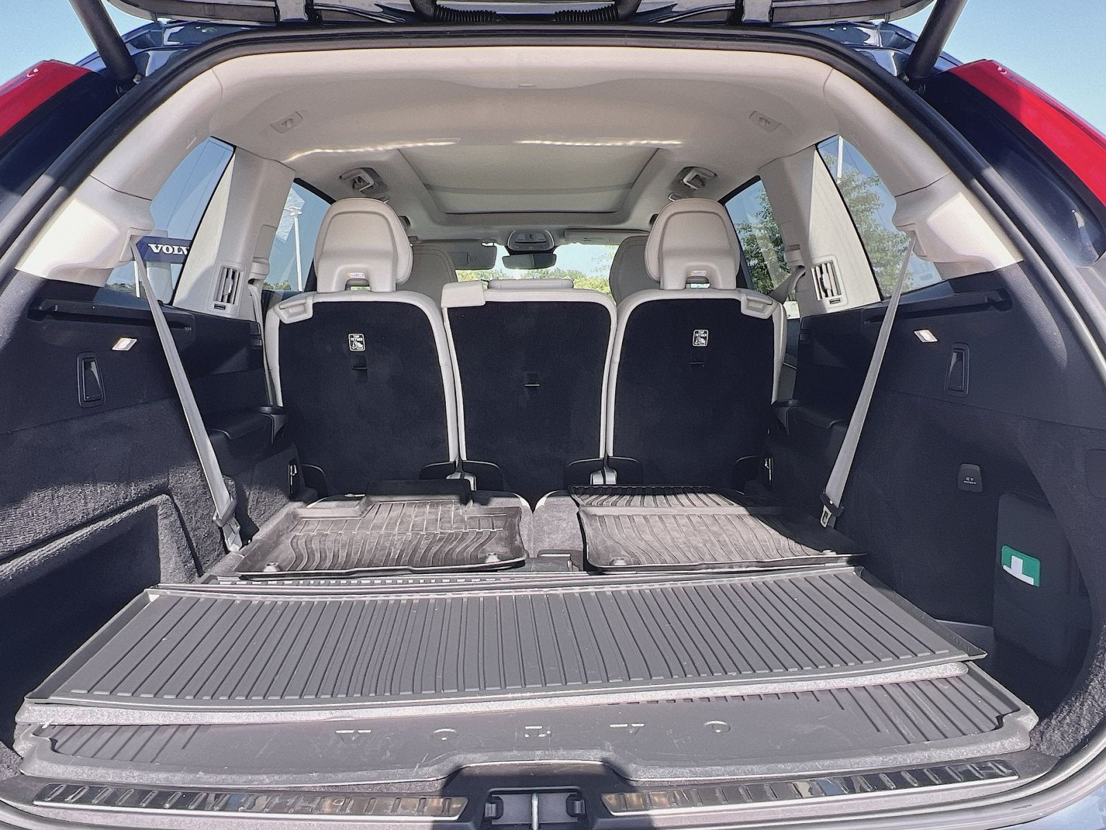 2024 Volvo XC90 B6 Plus Bright Theme