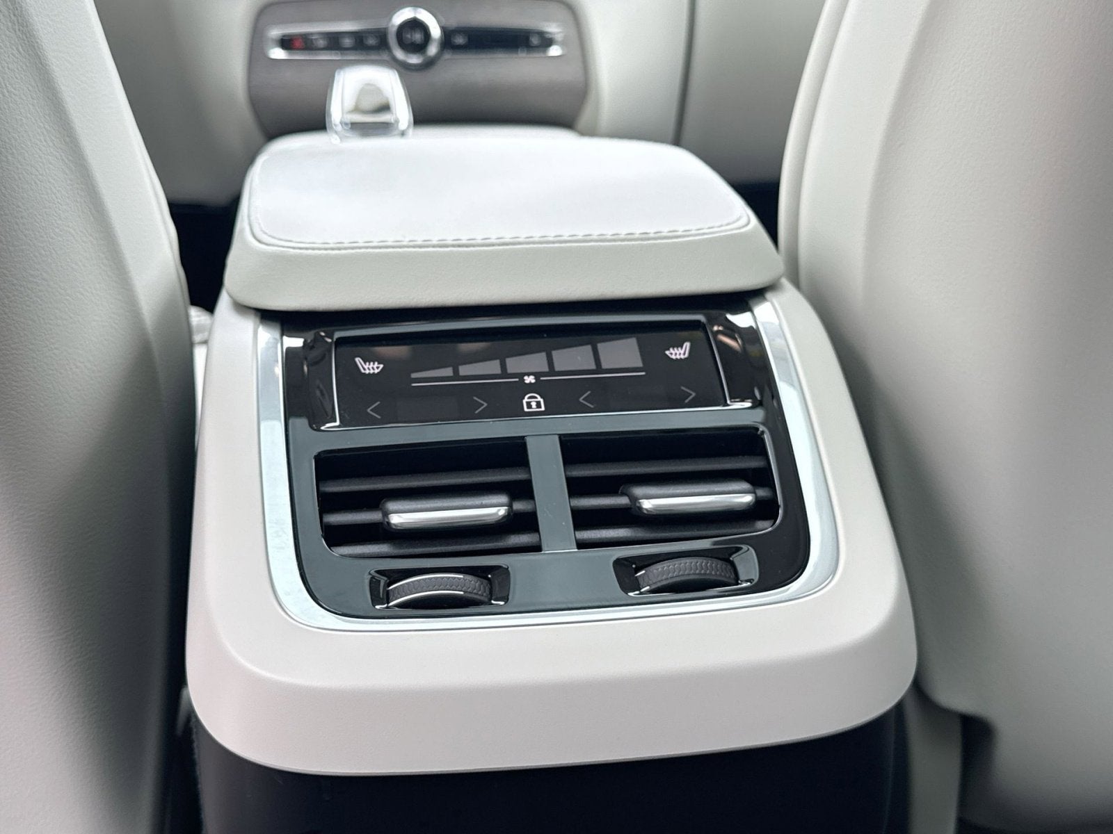 2024 Volvo XC90 Ultimate