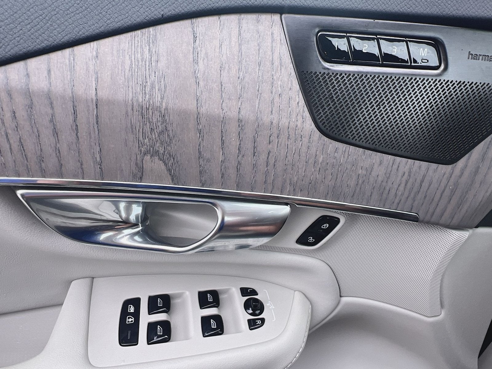 2023 Volvo XC90 B6 Plus 7-Seater