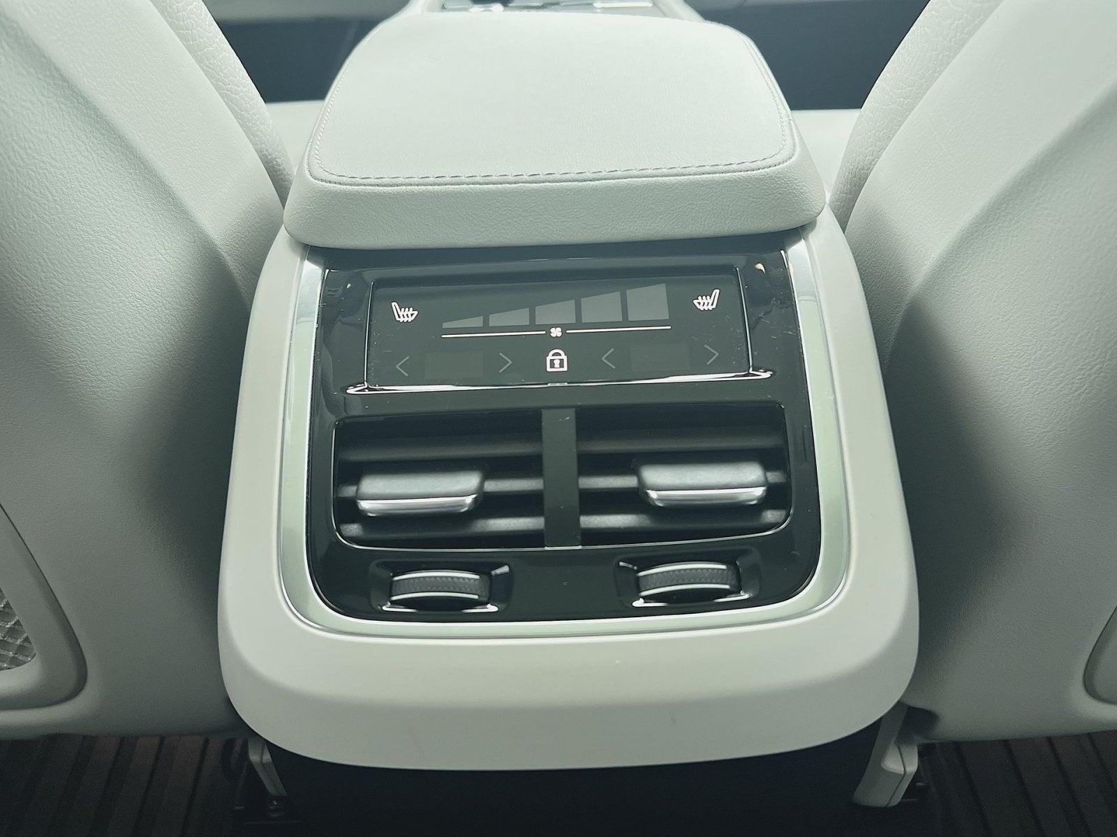 2023 Volvo XC90 B6 Plus 7-Seater