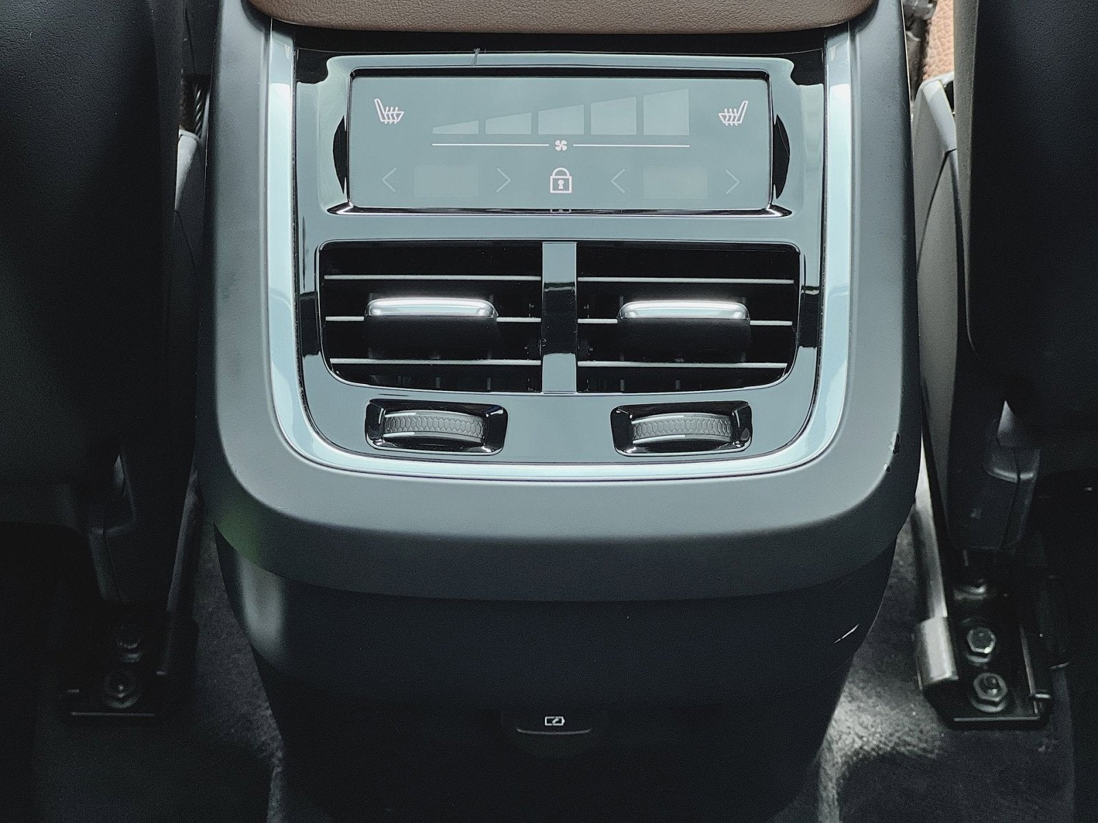2023 Volvo XC90 B6 Plus 7-Seater