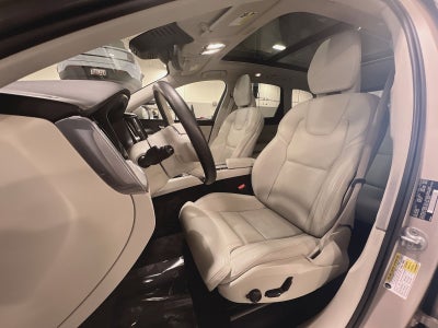 2023 Volvo XC60 B6 Ultimate Bright Theme
