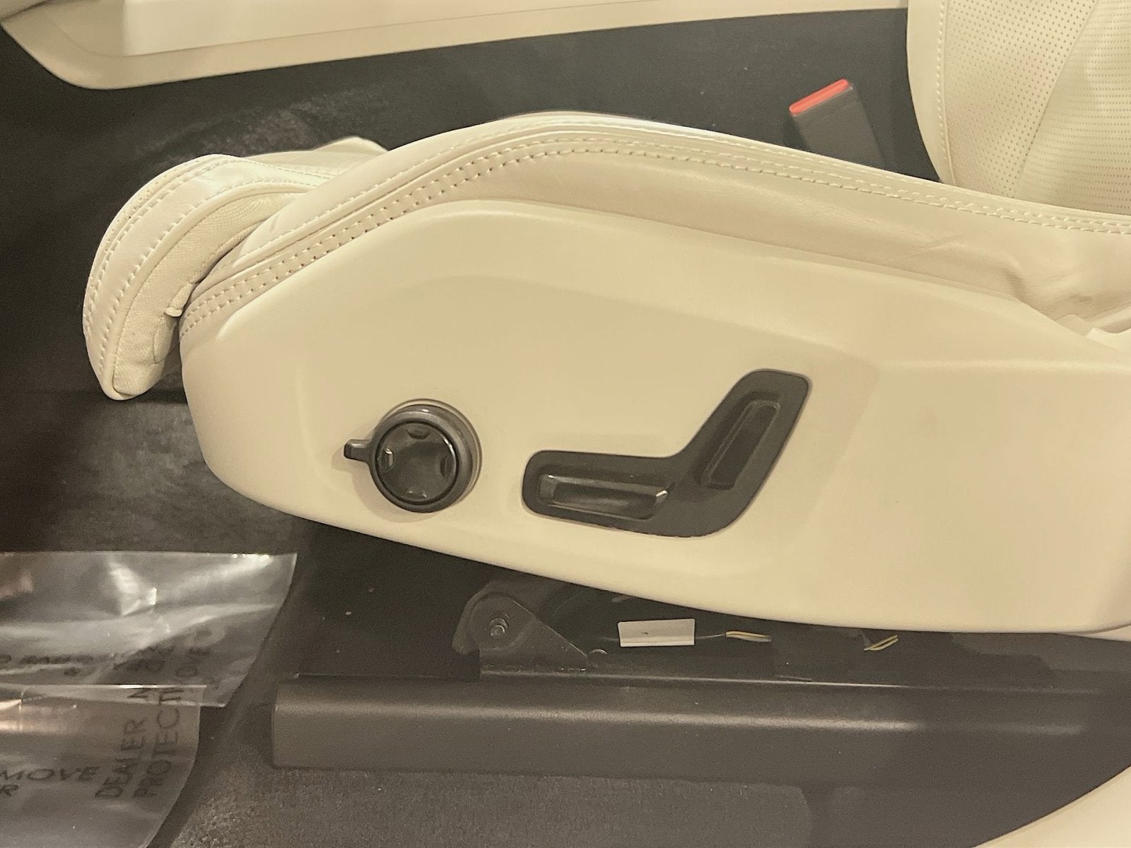 2023 Volvo XC60 B6 Ultimate Bright Theme