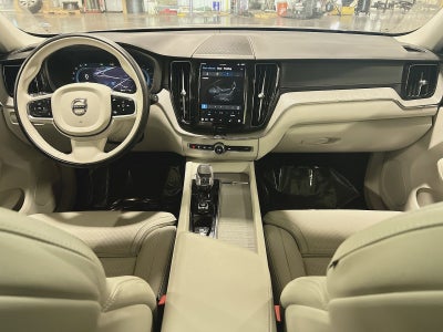 2023 Volvo XC60 B6 Ultimate Bright Theme