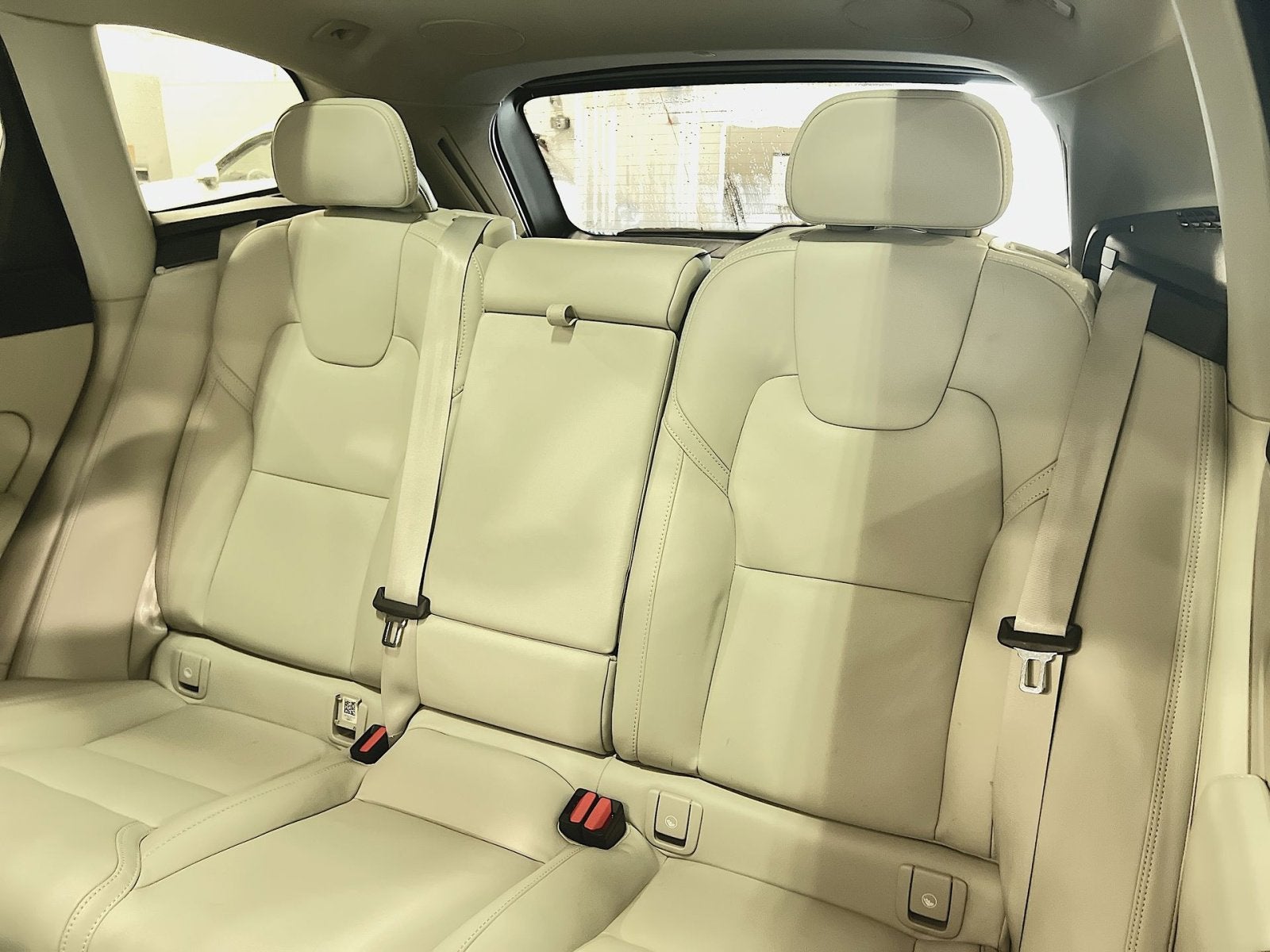 2023 Volvo XC60 B6 Ultimate Bright Theme