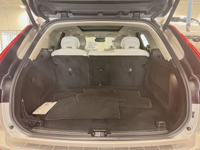 2023 Volvo XC60 B6 Ultimate Bright Theme