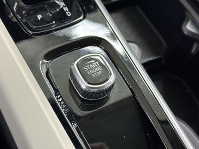 2023 Volvo XC60 B6 Ultimate Bright Theme
