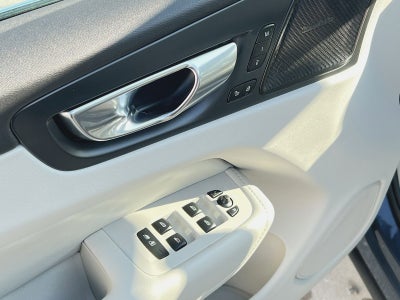 2023 Volvo XC60 B6 Ultimate Bright Theme