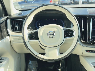 2023 Volvo XC60 B6 Ultimate Bright Theme