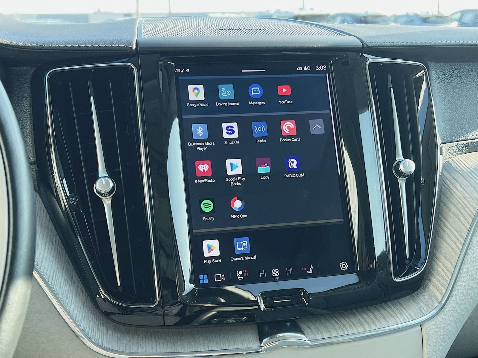 2023 Volvo XC60 B6 Ultimate Bright Theme