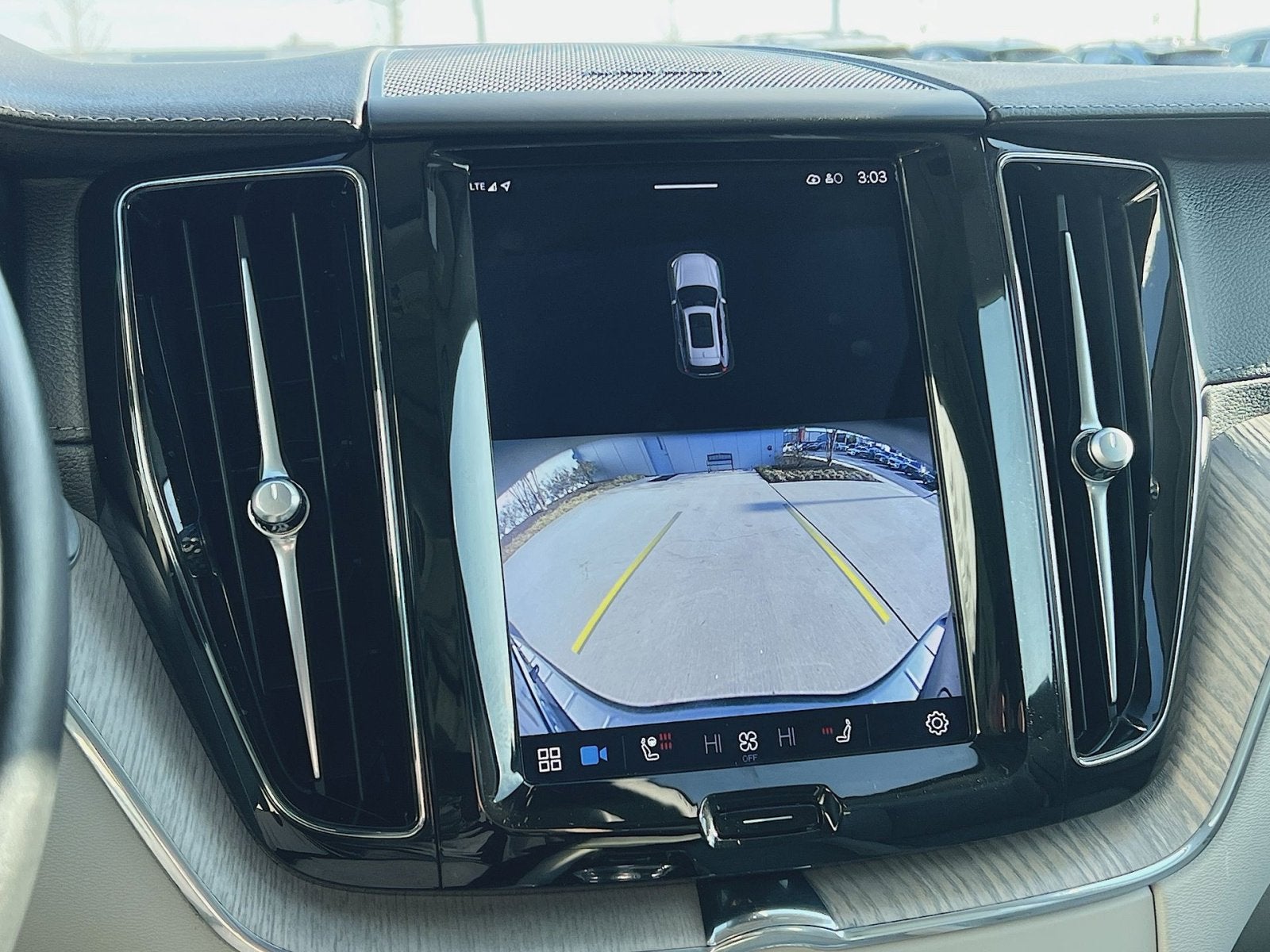 2023 Volvo XC60 B6 Ultimate Bright Theme