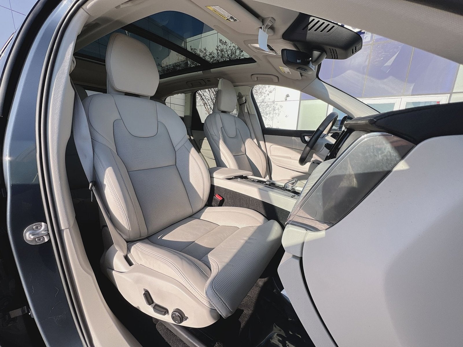 2023 Volvo XC60 B6 Ultimate Bright Theme