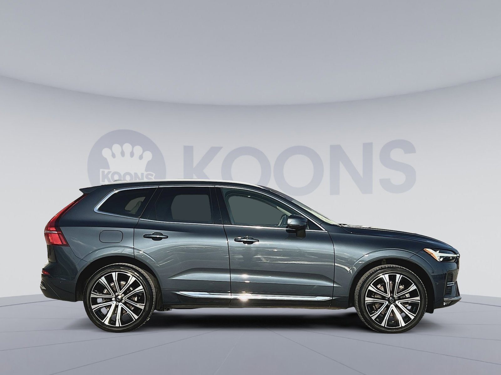 2023 Volvo XC60 B6 Ultimate Bright Theme