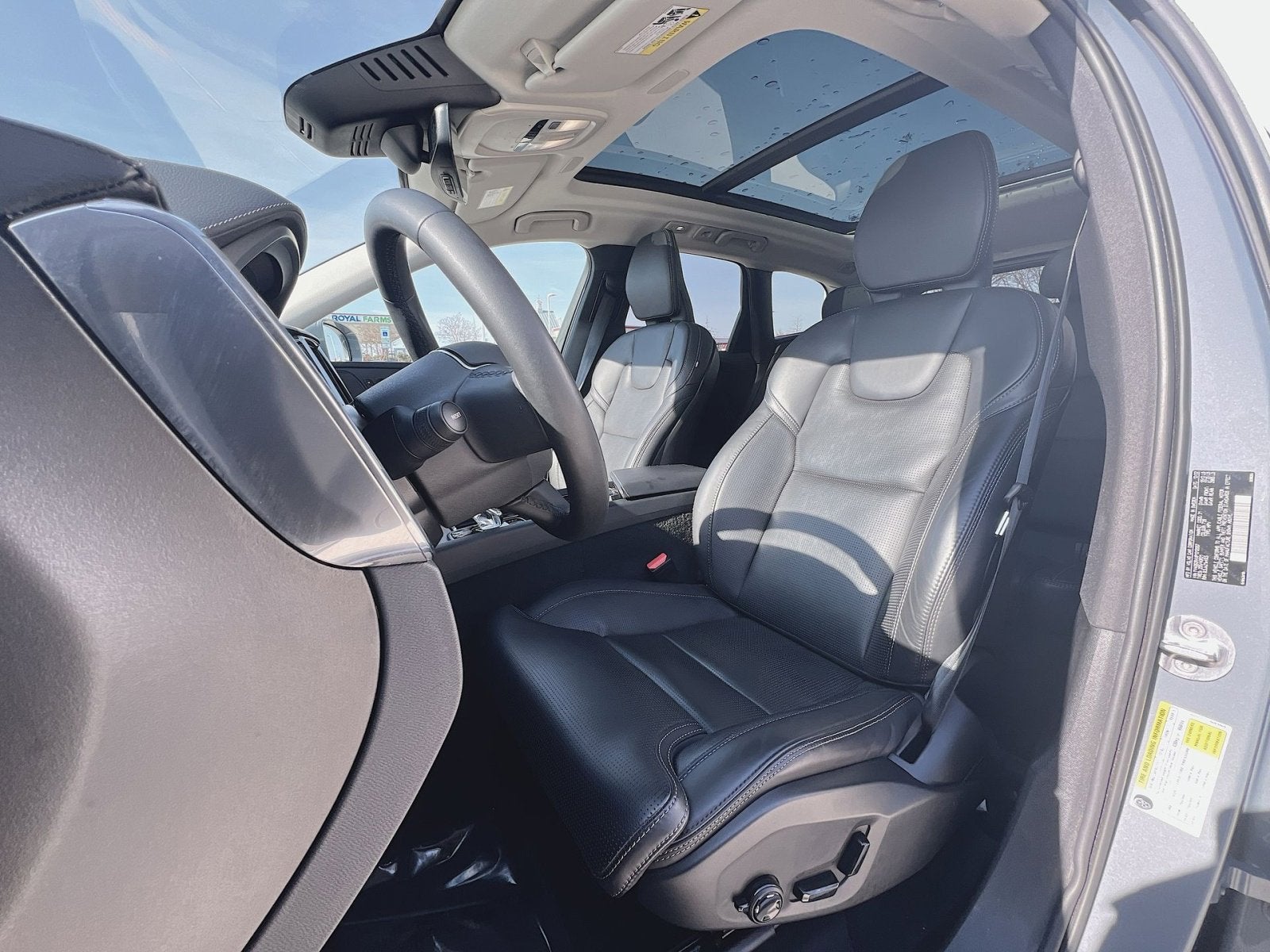 2023 Volvo XC60 B6 Ultimate Bright Theme