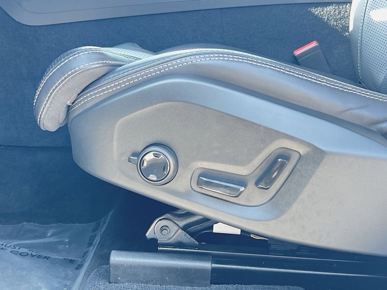 2023 Volvo XC60 B6 Ultimate Bright Theme