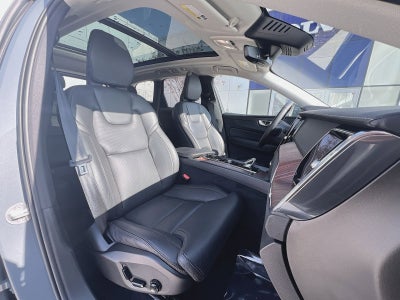 2023 Volvo XC60 B6 Ultimate Bright Theme