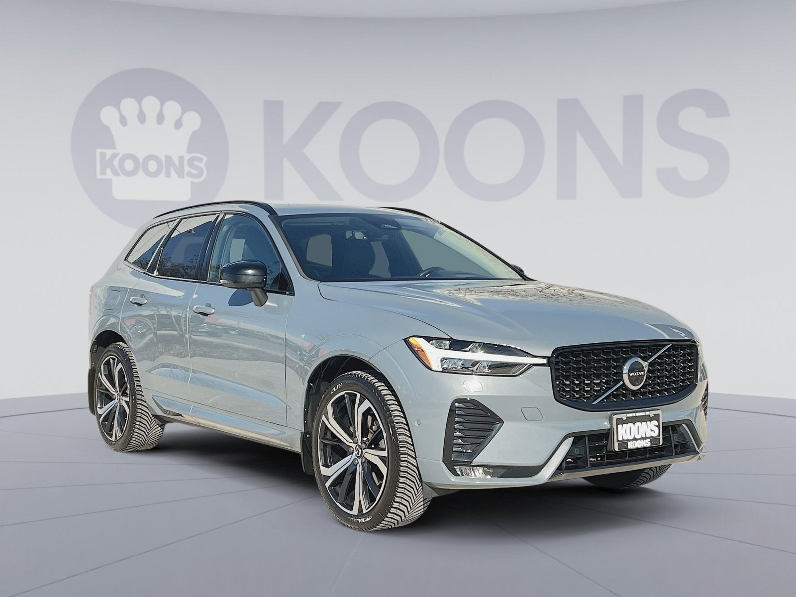 2023 Volvo XC60 B6 Ultimate Dark Theme