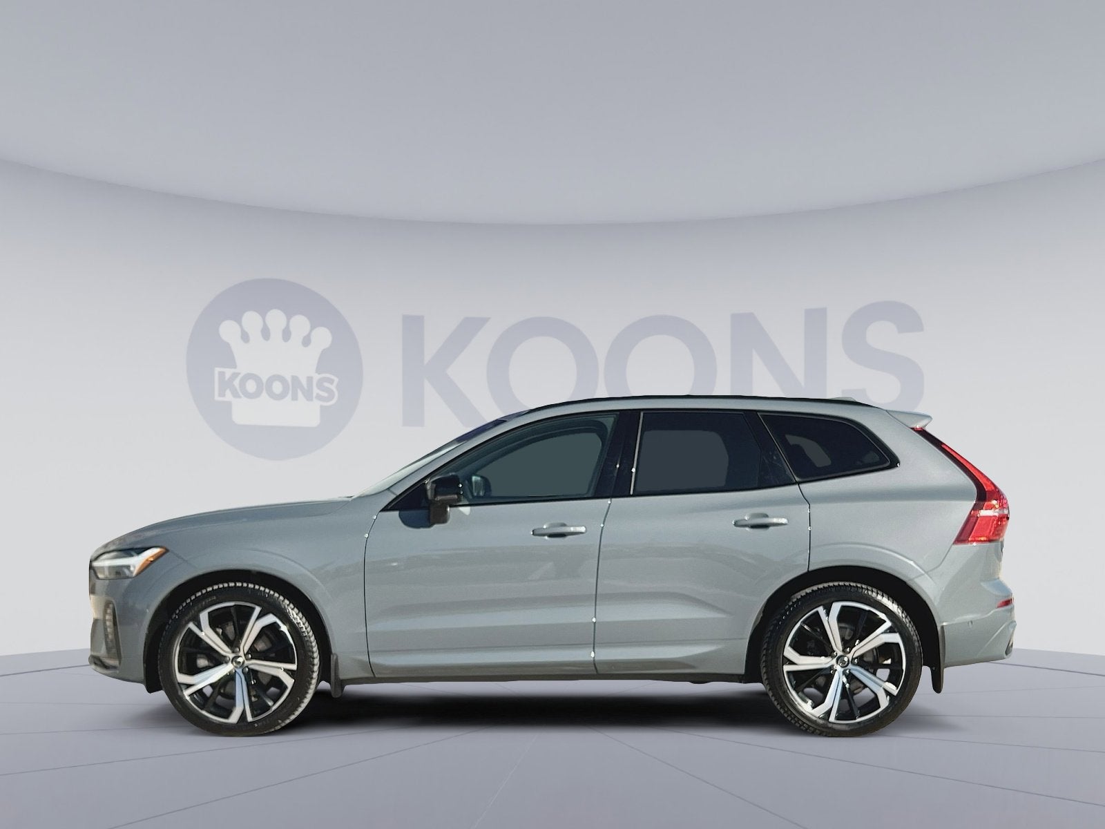 2023 Volvo XC60 B6 Ultimate Dark Theme
