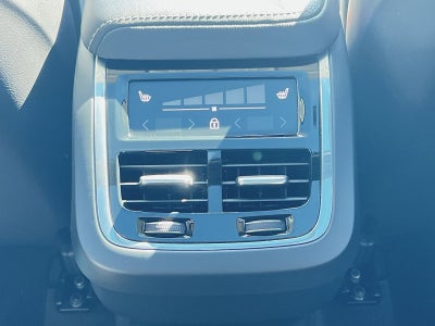 2023 Volvo XC60 B6 Ultimate Dark Theme