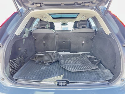 2023 Volvo XC60 B6 Ultimate Dark Theme