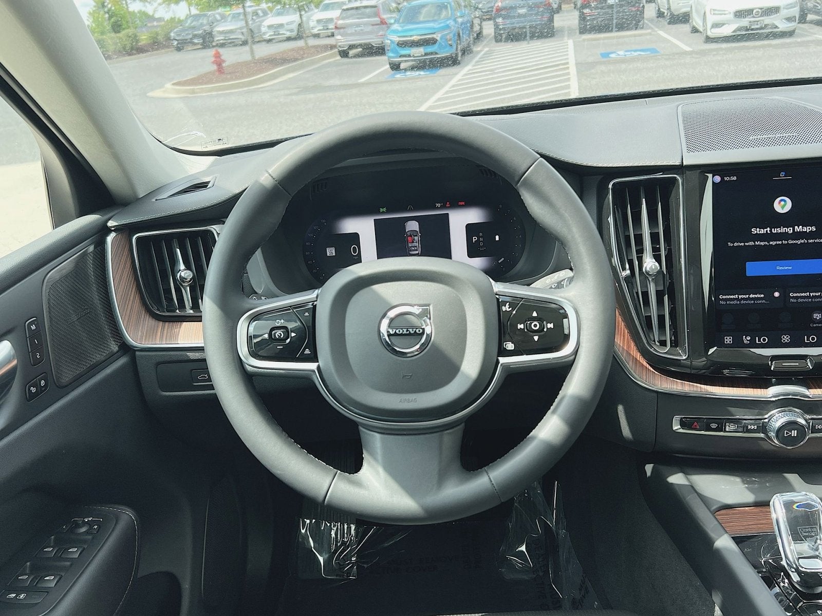 2023 Volvo XC60 B6 Ultimate Dark Theme