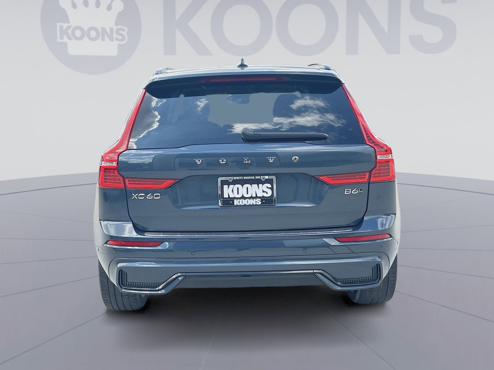 2023 Volvo XC60 B6 Ultimate Dark Theme