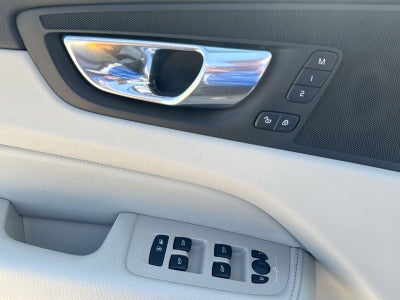 2021 Volvo XC60 T5 Momentum