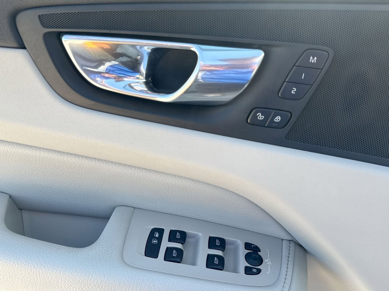 2021 Volvo XC60 T5 Momentum
