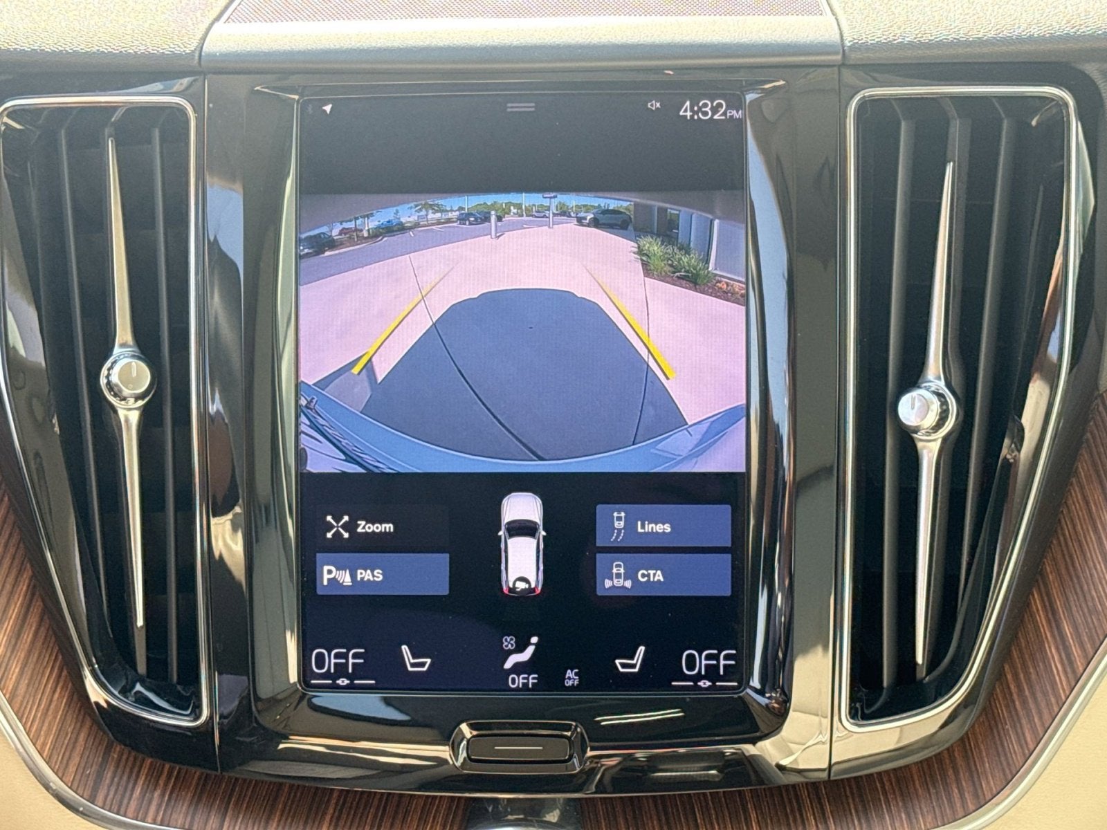 2021 Volvo XC60 T5 Momentum