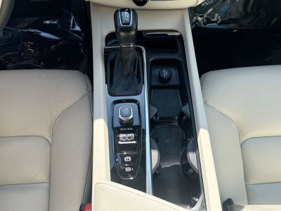 2021 Volvo XC60 T5 Momentum