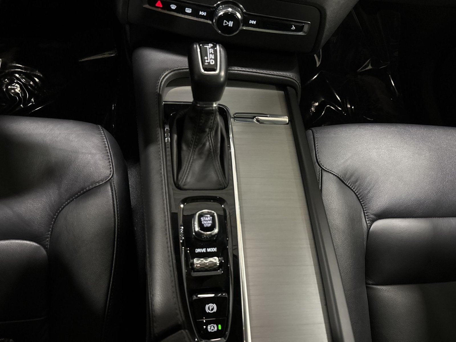 2021 Volvo XC90 T5 Momentum