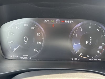 2020 Volvo XC40 Momentum