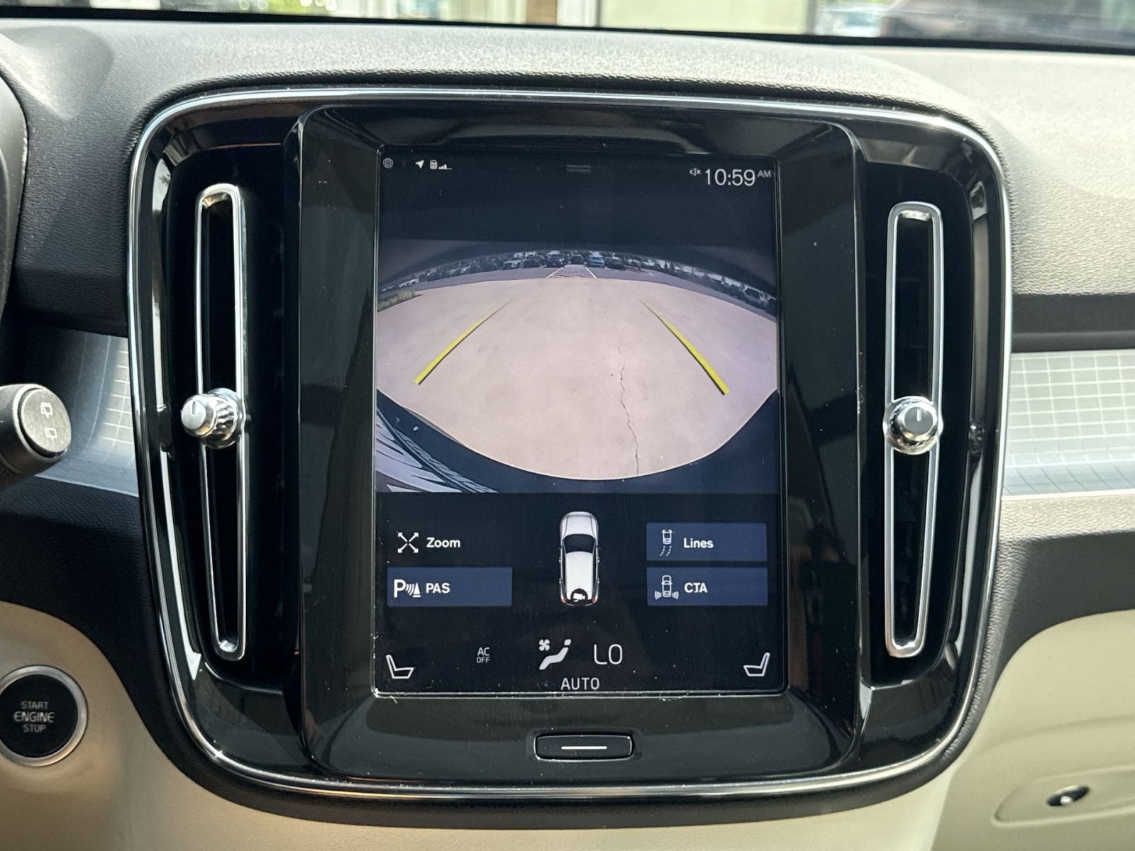 2020 Volvo XC40 Momentum