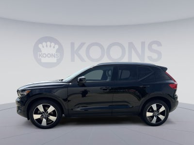 2020 Volvo XC40 Momentum