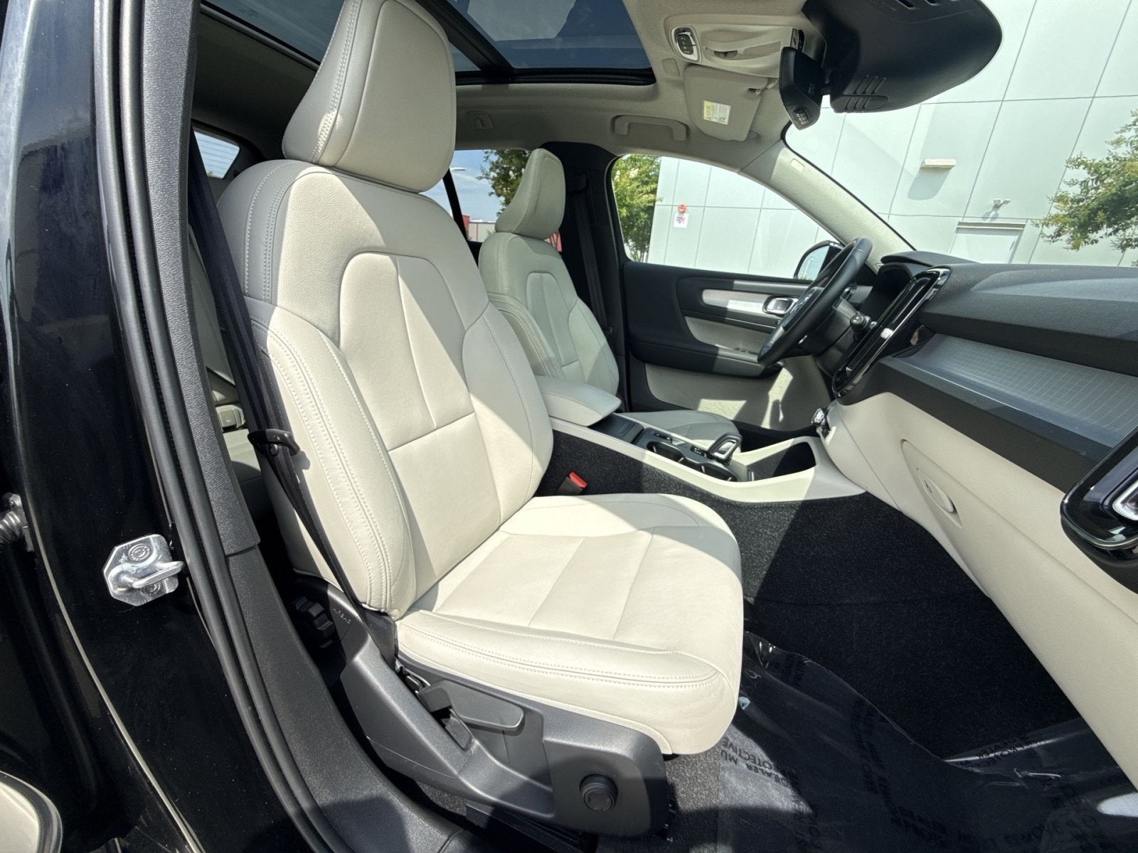 2020 Volvo XC40 Momentum