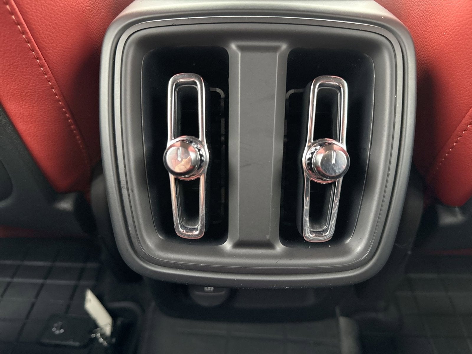 2019 Volvo XC40 Momentum